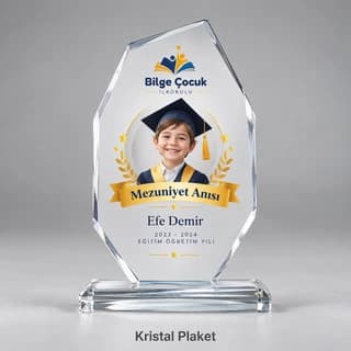 İlkokul öğrencisi için fotoğraflı mezuniyet kristal plaketi örneği