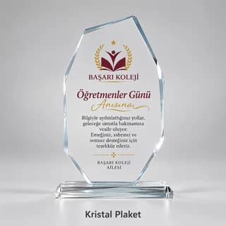 Öğretmenler Günü için kristal plaket örneği